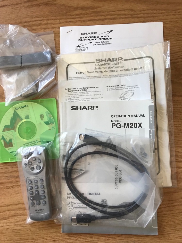 SHARP NOTEVISION M20X DIGITAL VIDEO PROJECTOR WITH REMOTE Control & cables