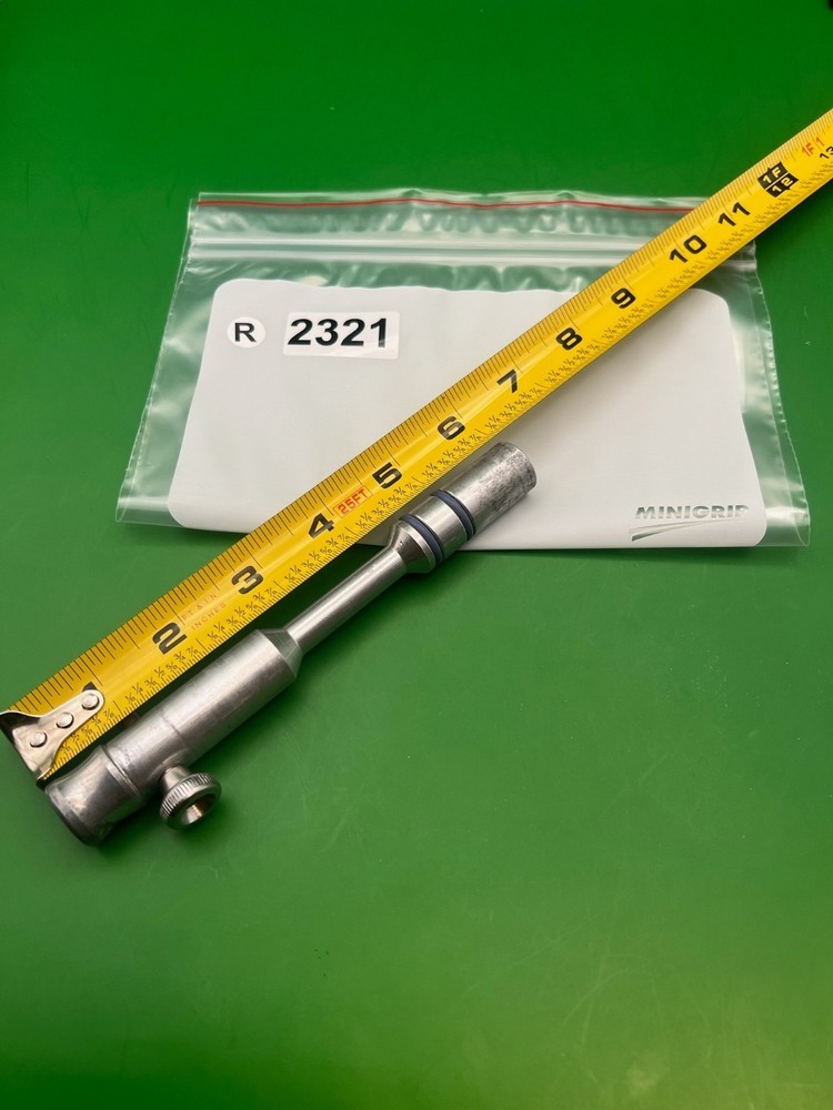 Autococker Bolt