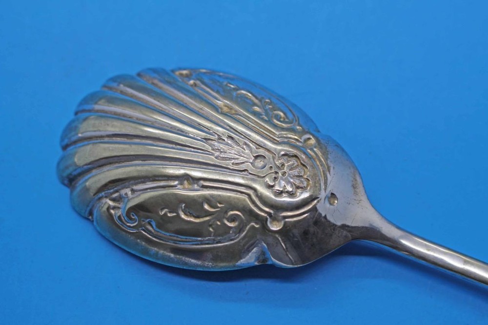 VINTAGE LARGE SERVING ORNATE SPOON (E.P.N.S.)