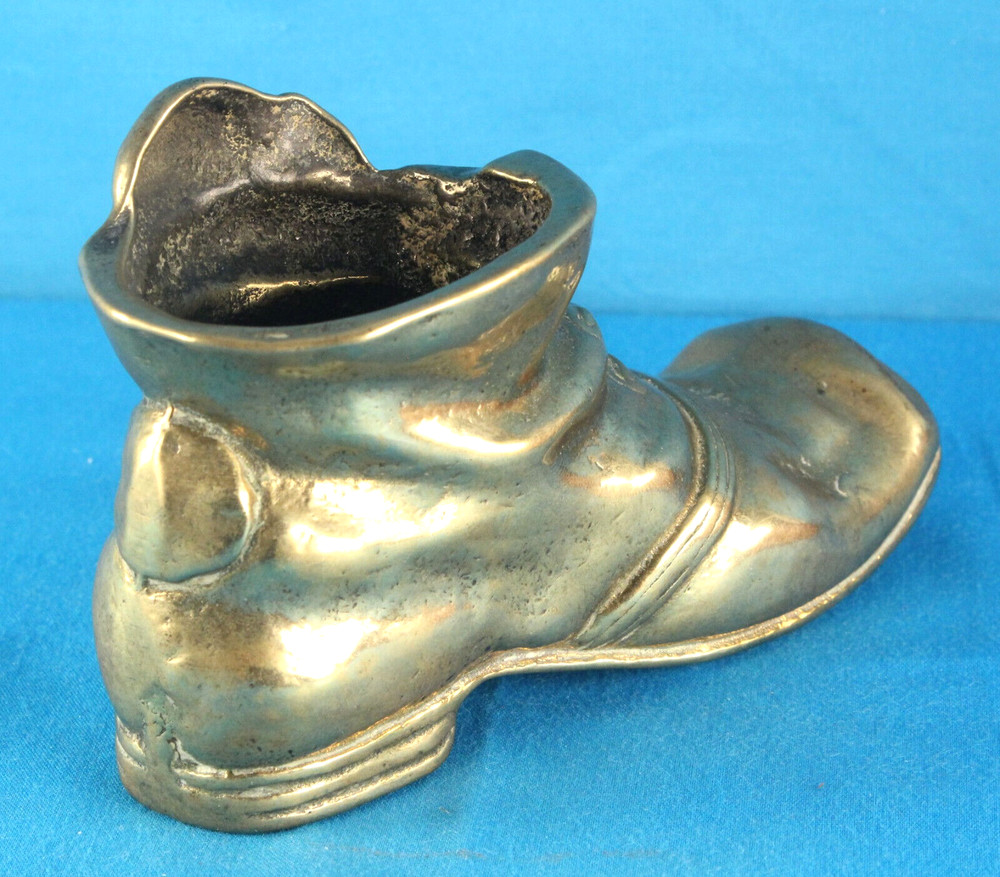 English Solid Brass Man's Tramp Shoe with Mouse on Rim