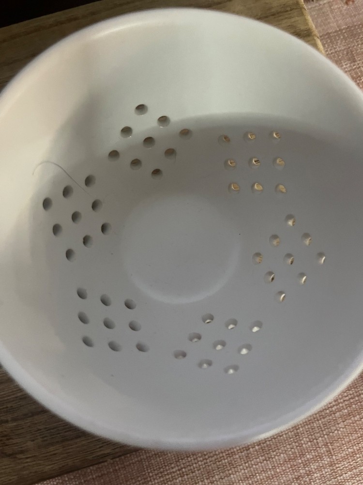 Crofton Stoneware Strawberry Print Colander / Strainer Cups Dish