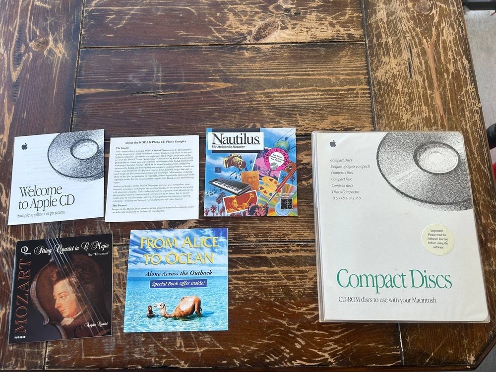 Apple Macintosh Compact Discs CD-ROM Sampler Lot w Case Nautilus Kodak