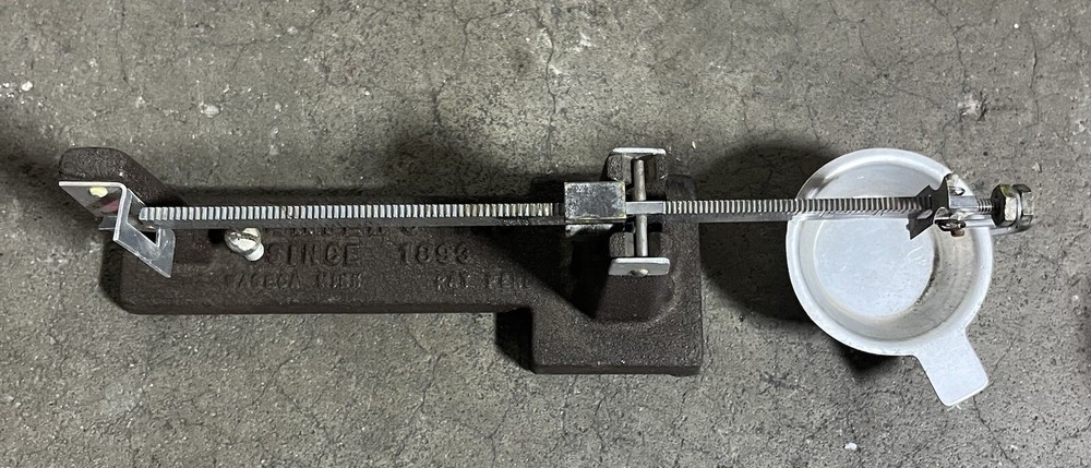 Vintage Herter's Powder Scale