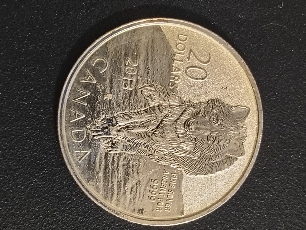 2013 Canada $20 0.9999 Fine Silver Wolf Commemorative Coin Uncirculated