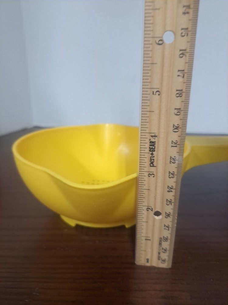 Vintage Tupperware Yellow 1 Quart Plastic Strainer Collander