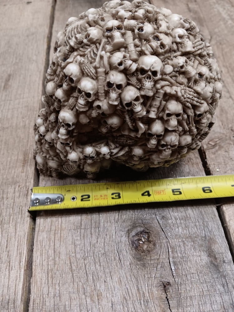 Gothic Skull Cluster Resin Statue Bone Pile Skeleton Head Decor