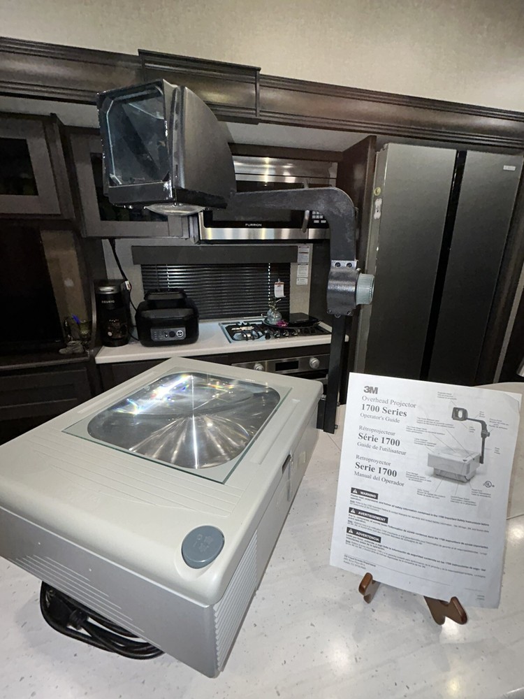 3M 1700 Overhead Transparency Projector Model 1700. USED -  WORKING