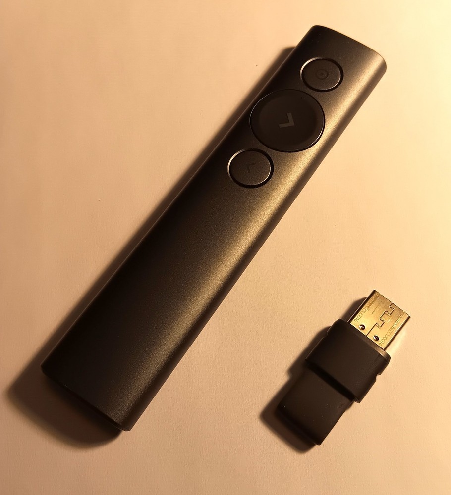 Logitech Spotlight Presentation Remote Advanced Digital Highlighting w/Bluetooth