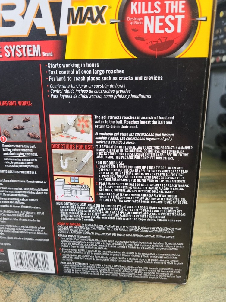 2PK System + 2 Refill COMBAT MAX Defense System Large Roach Killing Bait & Gel