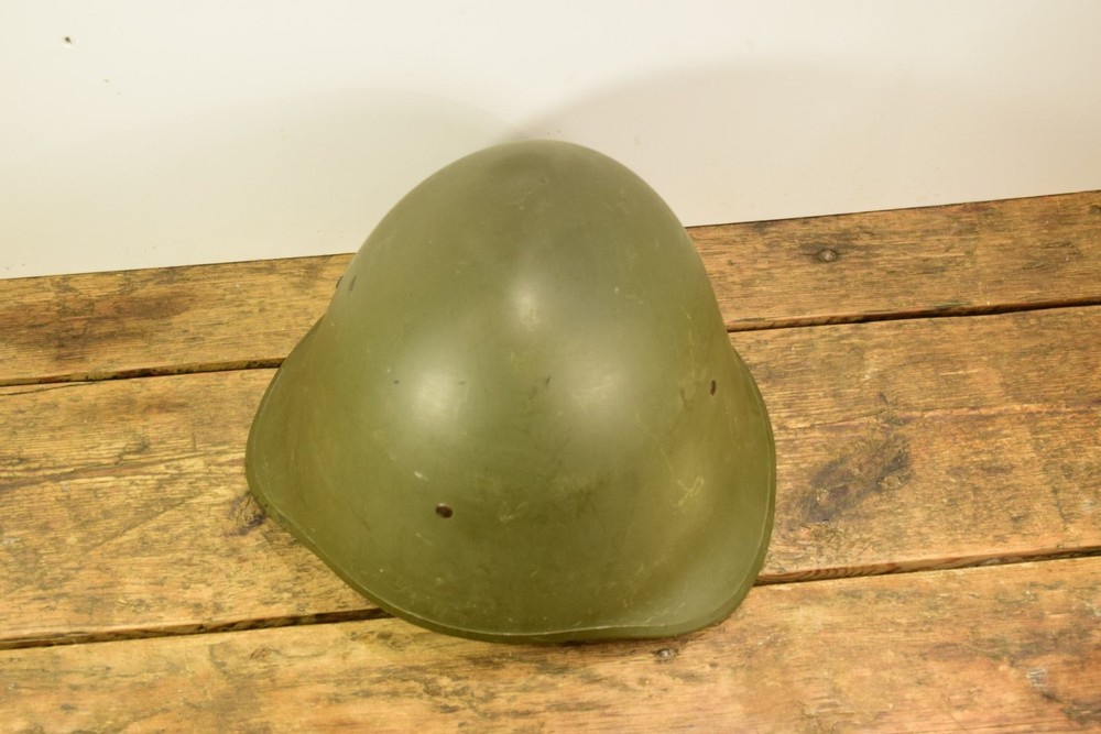 Danish M41 helmet, near mint condition - Original