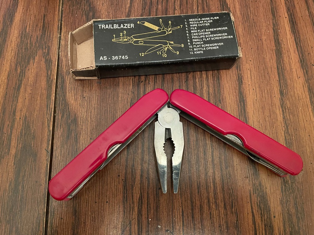 TRAILBLAZER ALL PURPOSE CAMPING KNIFE