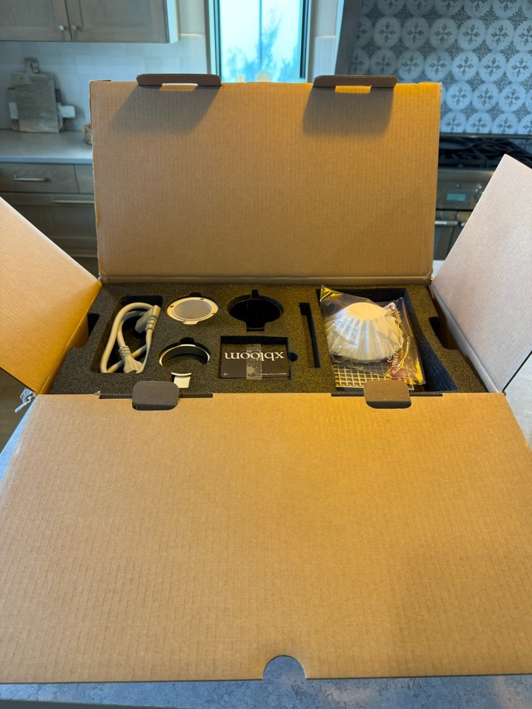 xBloom Studio Coffee Maker Moonlight White - Great Condition, Full Kit, 110V