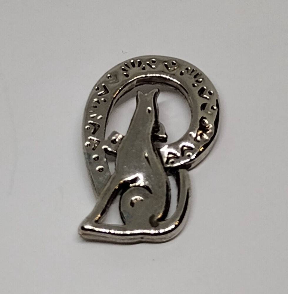 Silvertone Howling Wolf Lapel Pin