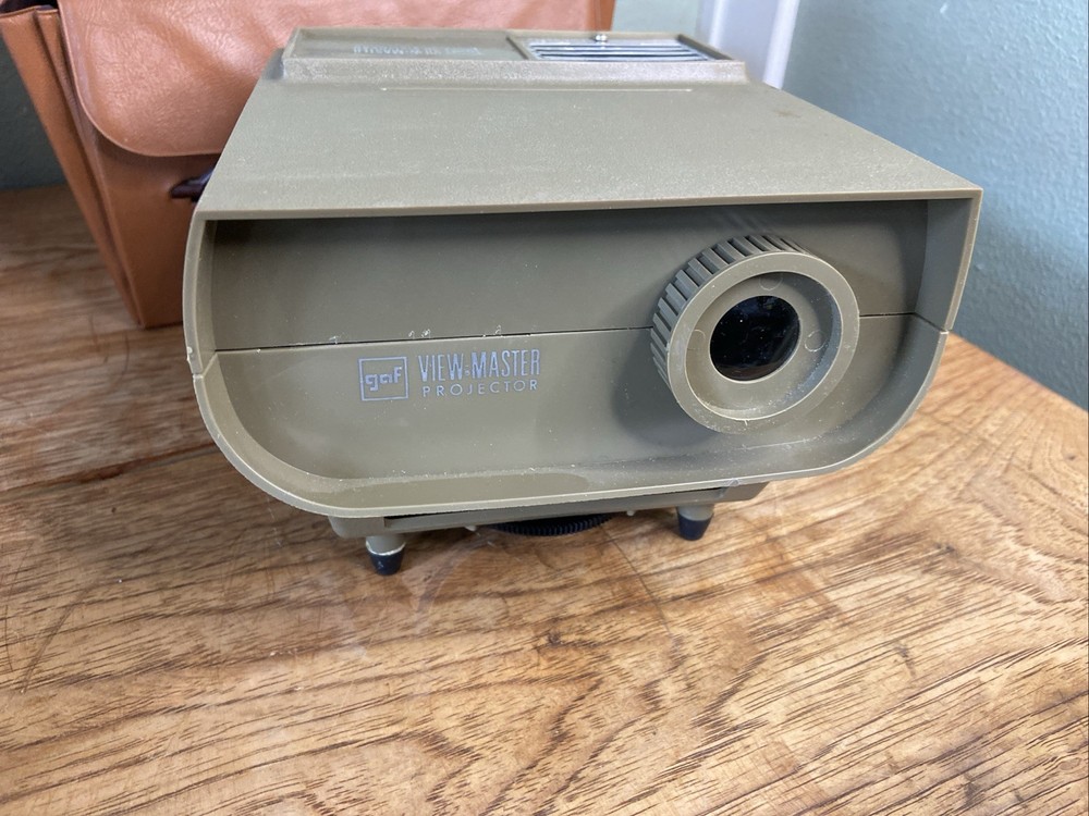 GAF View Master 30 Standard Projector 120V with case