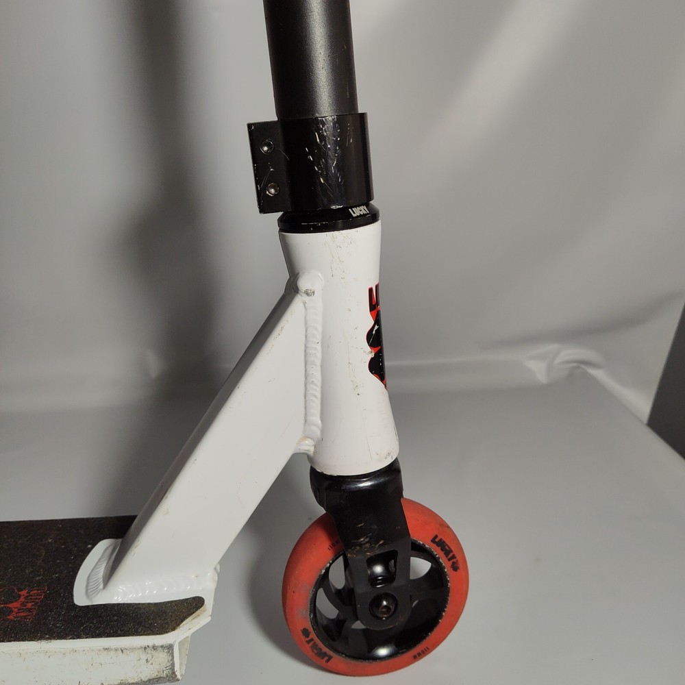 LUCKY CREW Scooter 2018 WHITE & RED - Good Condition!
