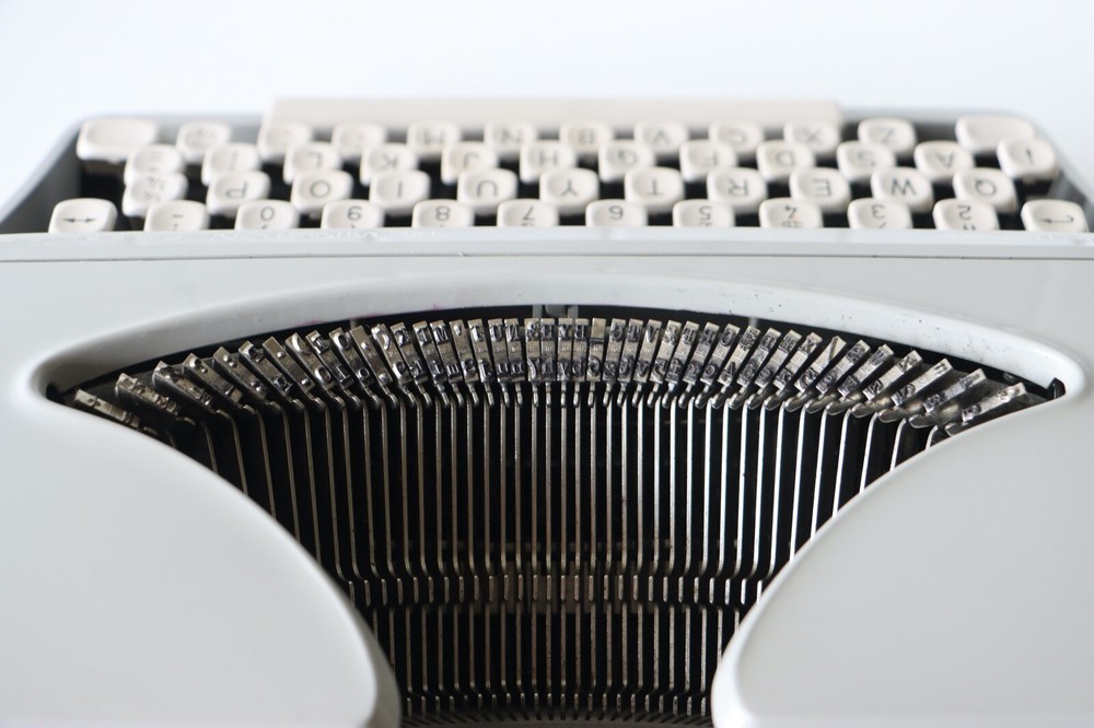 Remington Sperry Rand Portable Typewriter - Excellent Working Condition!