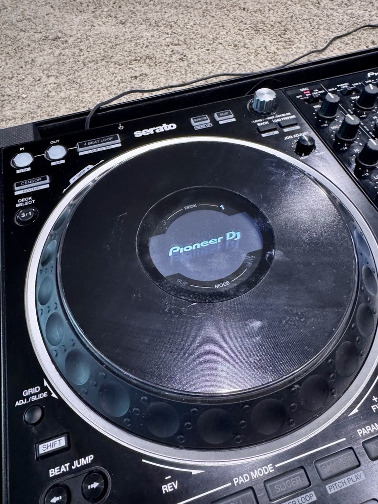 Pioneer DJ DDJ-1000SRT Controller *W/ FLIGHT CASE*