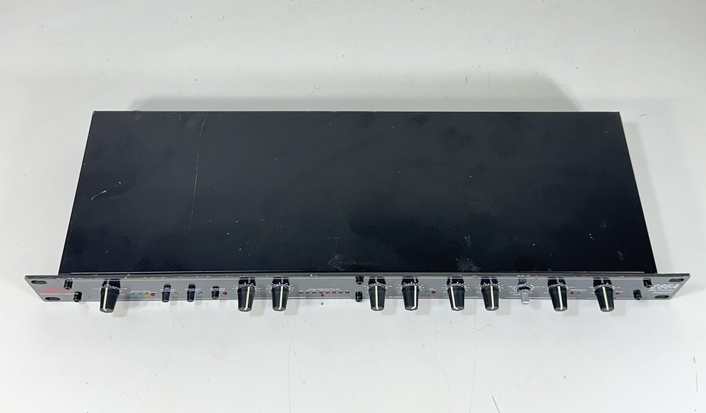 DBX 286A ~ Microphone Preamp & Processor ~ Power On / READ DESCRIPTION