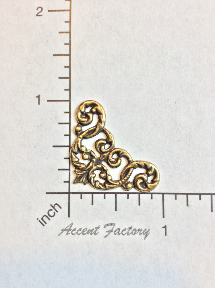 22313        2 Pc  Brass Oxidized Victorian Filigree Corner Finding