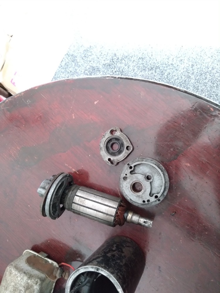 BSA A7 A10 LUCAS DYNAMO - (needs screws and brushes)