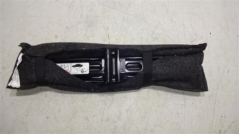 Jack & Tool Kit Fits 2008 Mercury Sable 669222