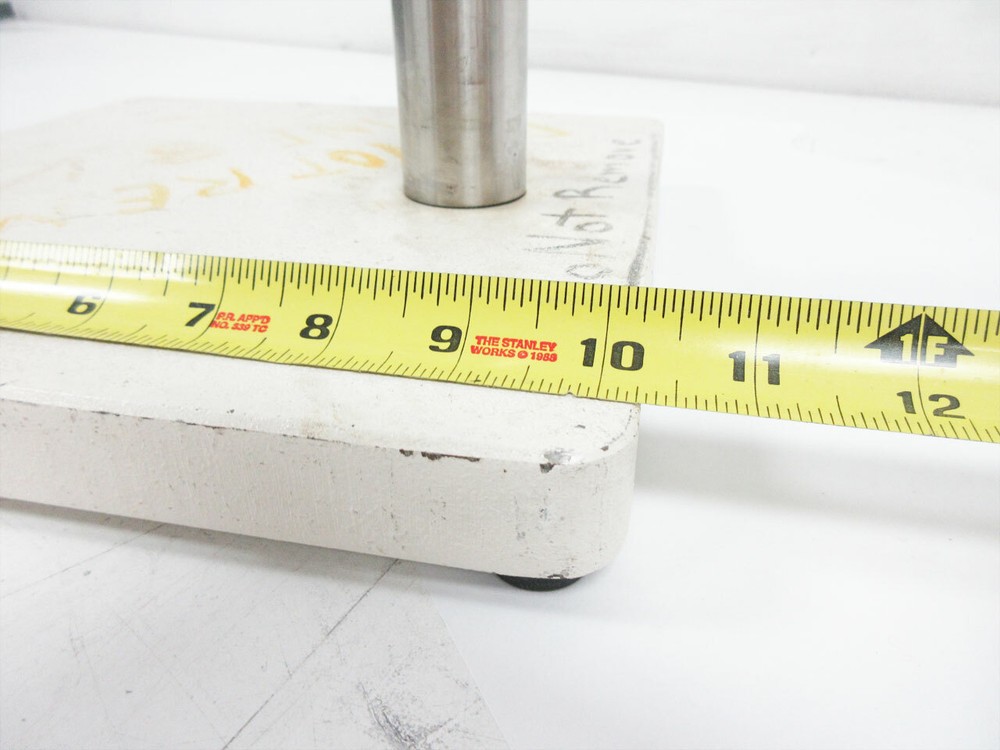 MICROSCOPE STAND HEAVY BASE WITH POST WEIGHT: 37.34 LBS