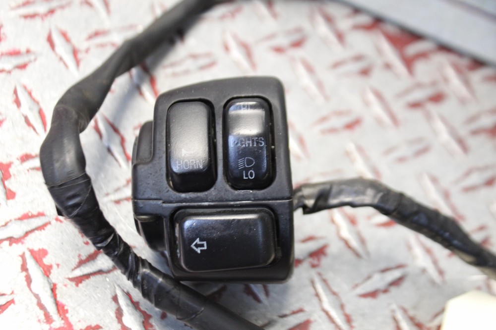 2010 HARLEY ELECTRA GLIDE OEM LEFT CONTROL SWITCH SEE DESC 2008 - 2013 EG140