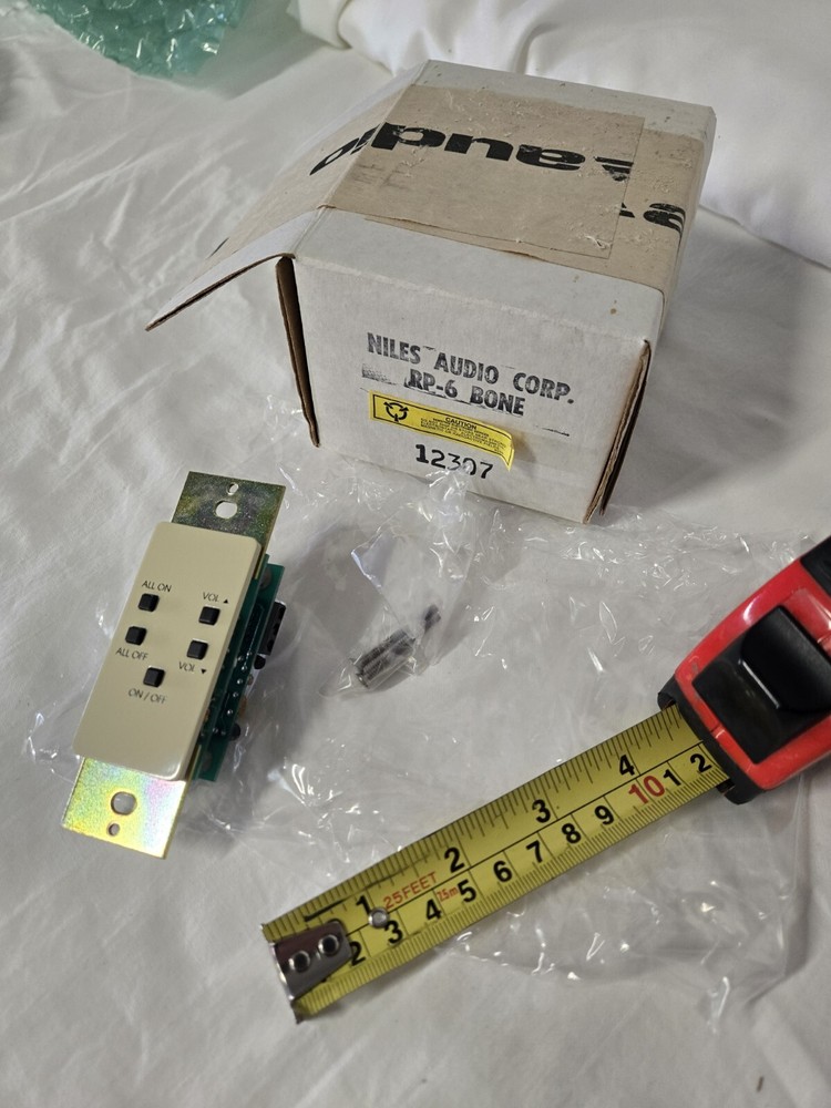 Niles RP6 Wall Mount Remote Control Keypad Bone Color