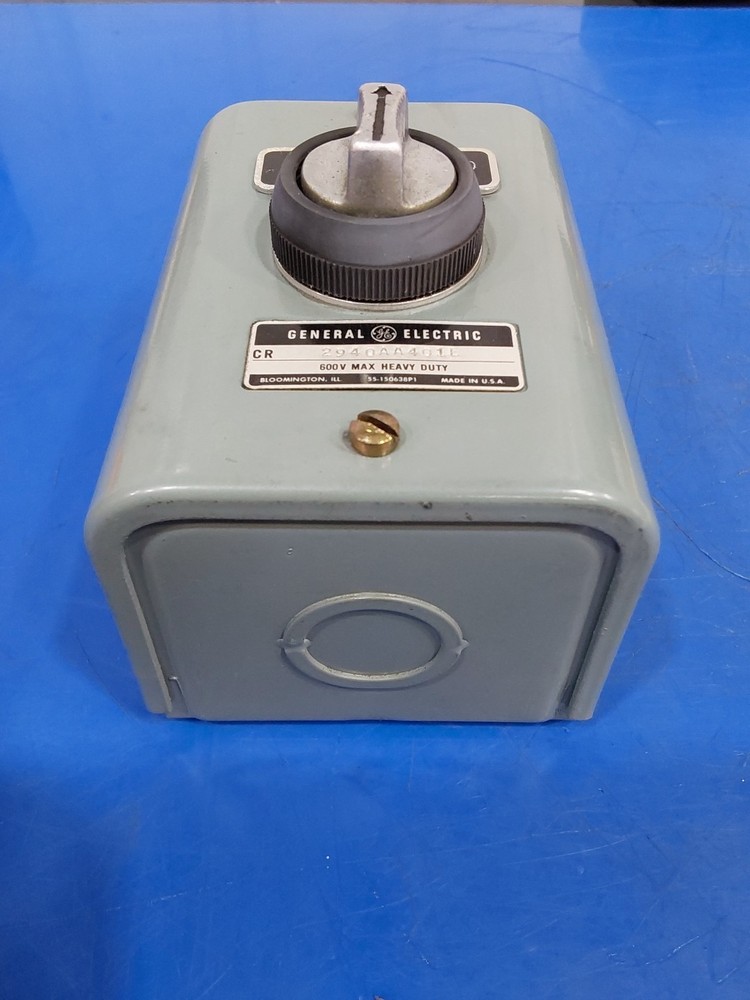 General Electric CR2940AA401E Pushbutton Station 2940AA401E