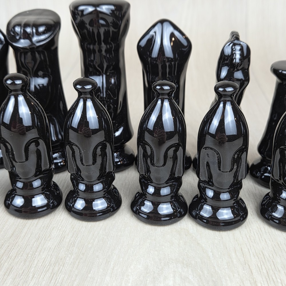 Vintage Duncan Ceramic Black & White Gothic Chess Pieces MCM 32Pc Complete Set