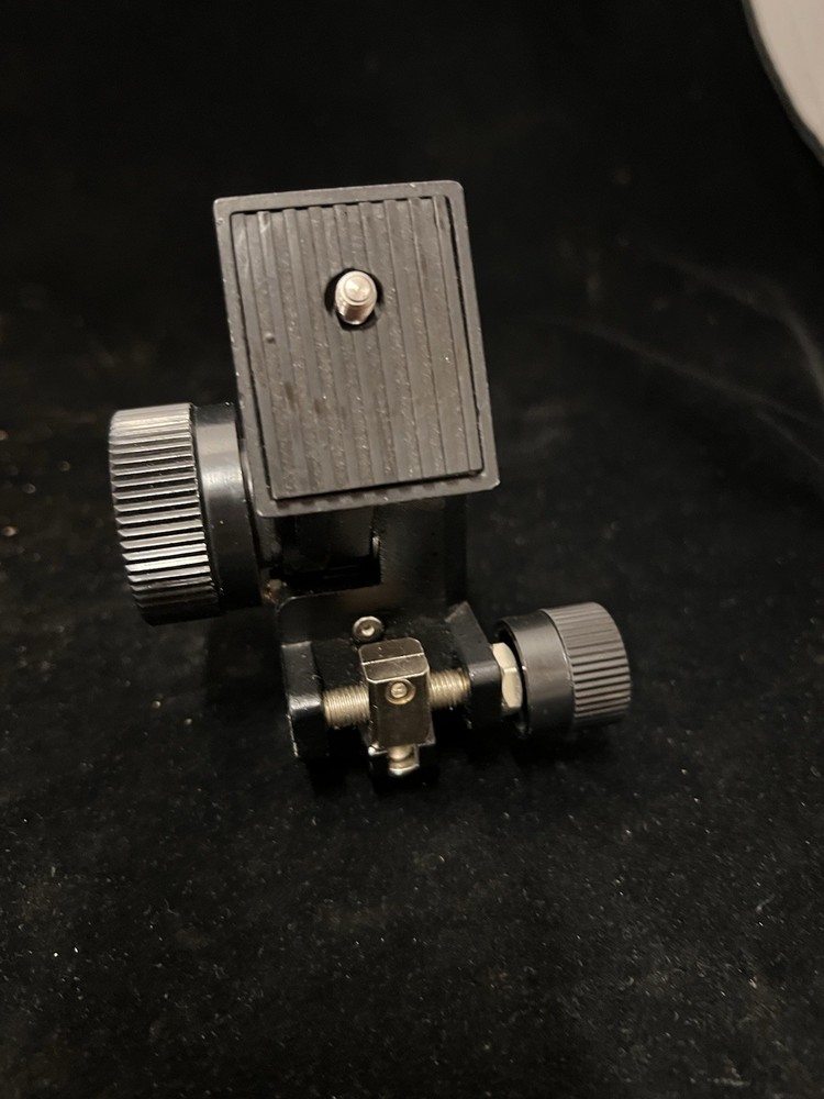 Unbranded tripod head