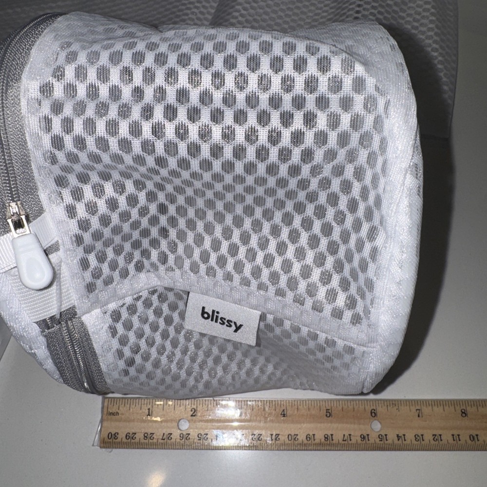 BLISSY White Mesh Laundry Bags x2: Rectangular & Cylindrical. NEW.