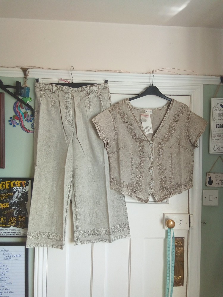 BNWT Stonewashed Trousers & Top With Embroidered Detailing Large Boho Hippy