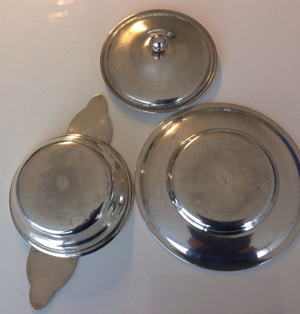 AN ANTIQUE SMALL SOLID SILVER WARMING DISH OR SAUCE BOWL PRODUCED BY WOLFERS