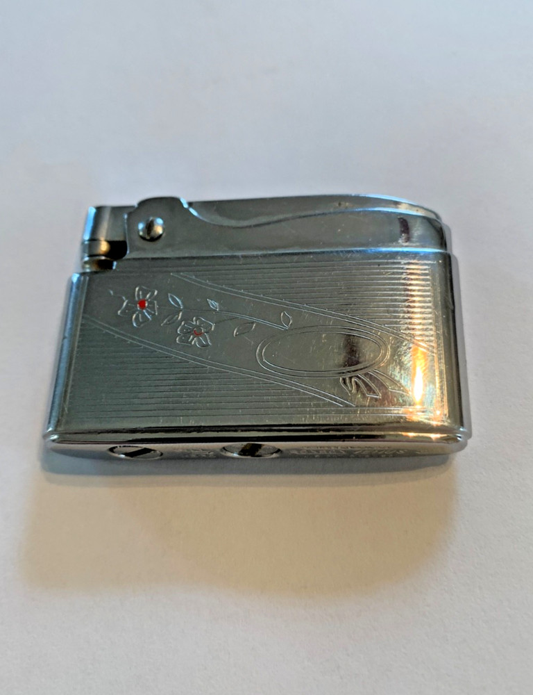 Vintage Ronson Venus Silver Lighter - Etched