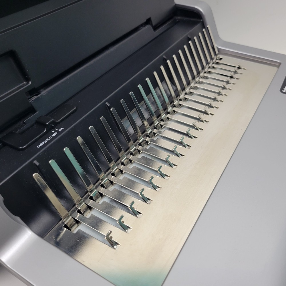 Fellowes Quasar + 500 Manual Comb Binding Machine – High-Capacity Missing 1 Tray