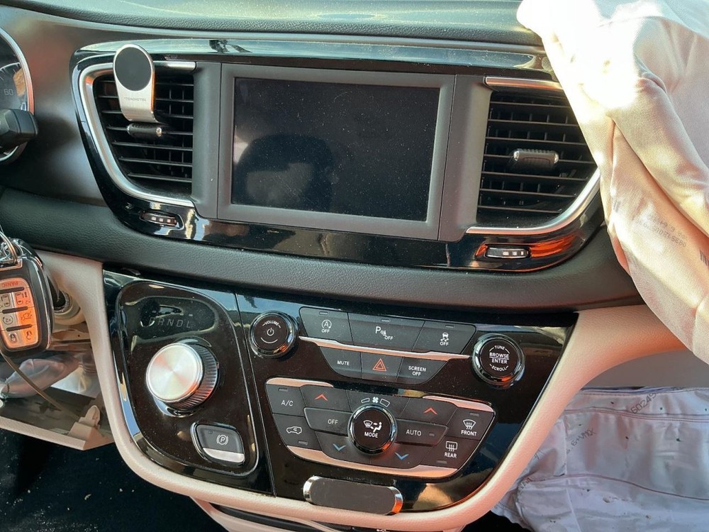 Info-GPS-TV Screen Display Front Dash ID 68239902 RA3 Fits 20 PACIFICA 4719876