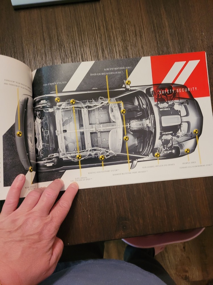 2013 Dodge Charger Brochure