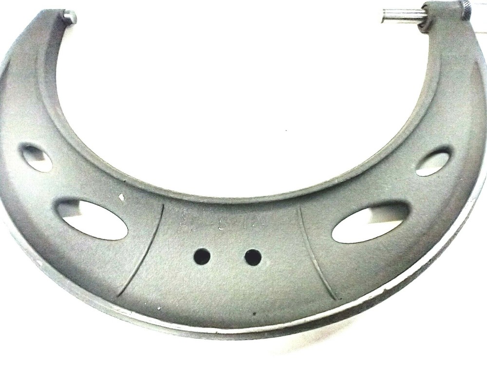 STARRETT 5-6" RANGE .0001" GRADUATION OUTSIDE MICROMETER