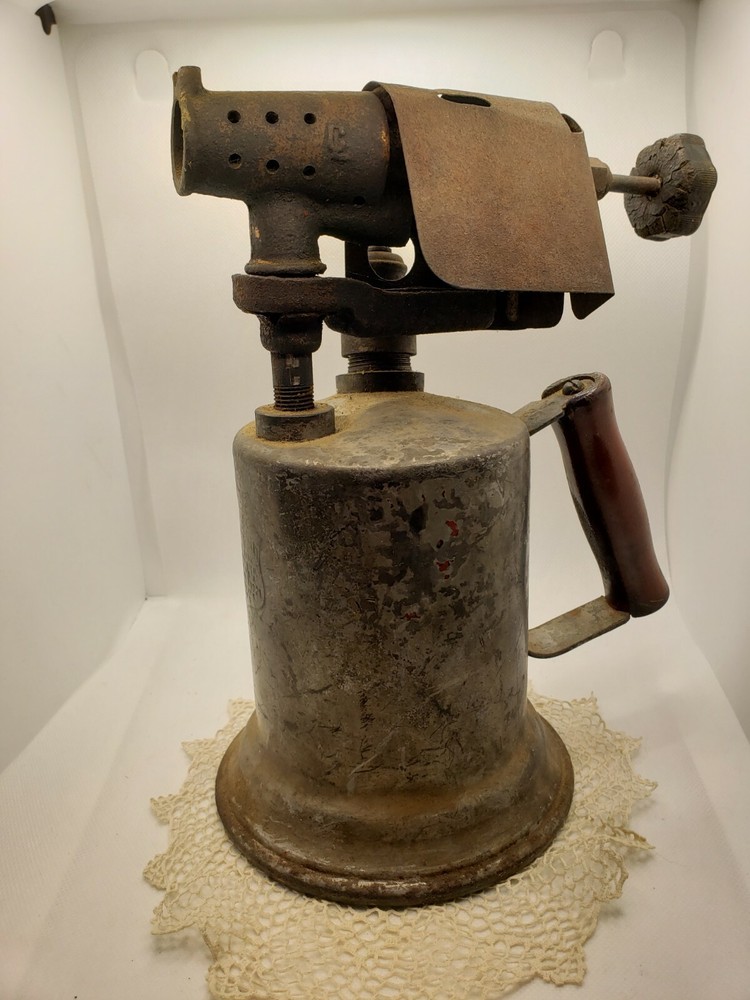 Clayton & Lambert Blow Torch Model 32A :