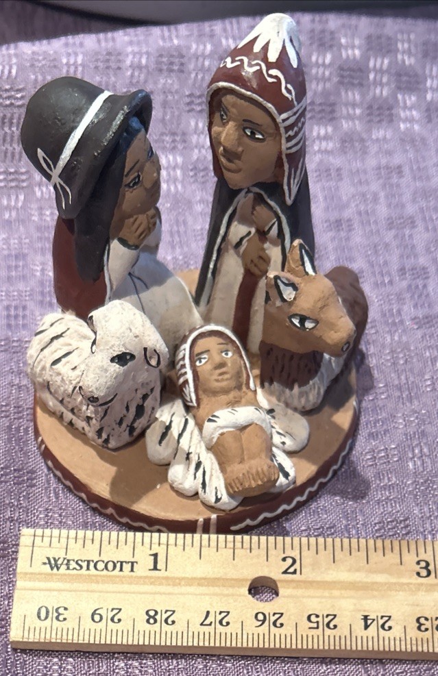 Small Peruvian Clay Pottery Nativity Approx 3”.