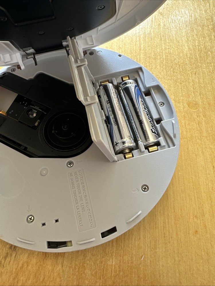 Sony D-EJ100PS Psyc Walkman Portable CD Player (White)