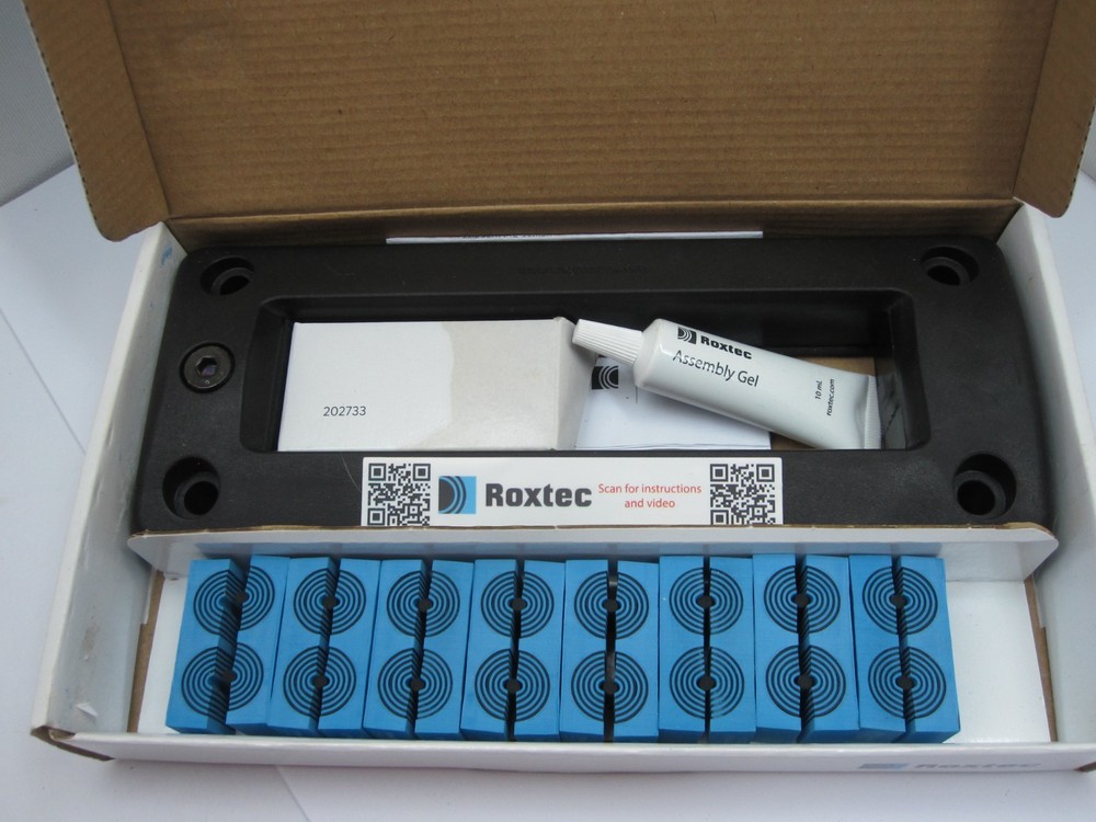 ROXTEC EZENTRY 16/16 Cable Entry Seal and Frame Kit EZ00000001616