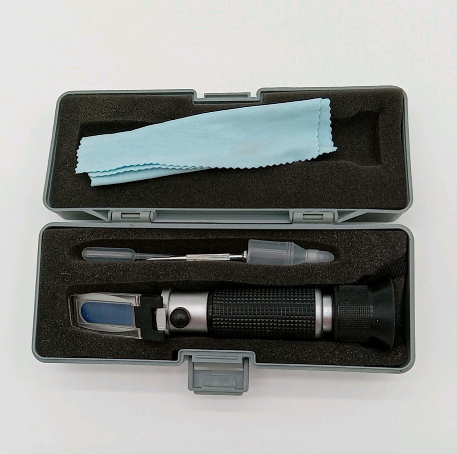 Portable Refractometer with Protective Case