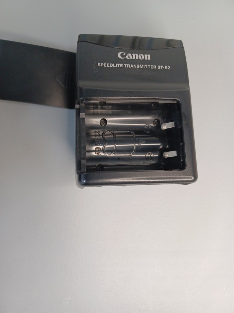 Canon Speedlite Transmitter ST-E2 With Case No Battery !