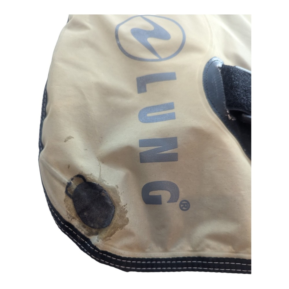 Aqualung Zuma - Size Small/Medium - 2 Patches