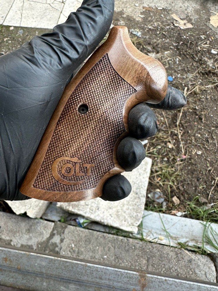 Colt Python Walnut Revolver Grips Checkered Fits Pre-2000