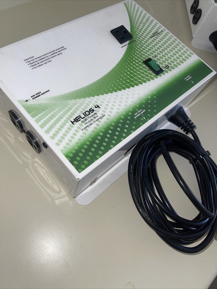 Titan Controls Helios 4 - 4 Light Controller w/ Trigger Cord