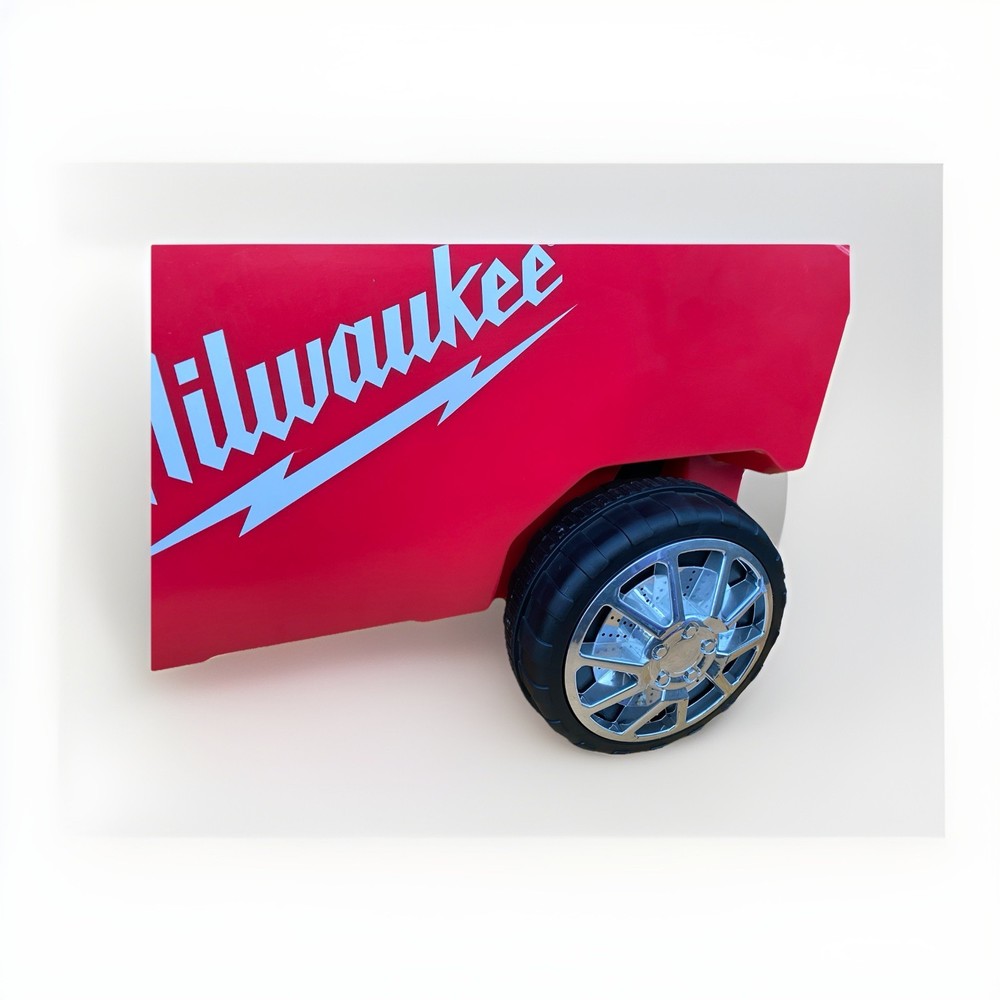 Milwaukee Tool C3 beverage Cooler W/ Remote.
