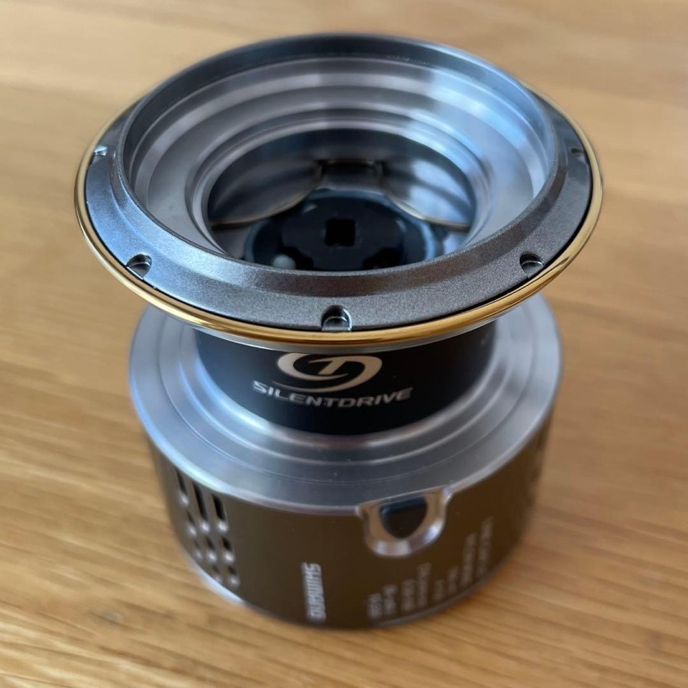 18 Stella 4000XG spool